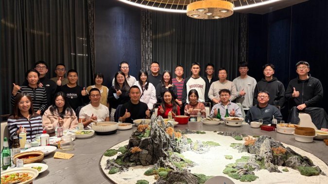 Climbing Together, Dining United: Blossoms on Our Path, Carrying Forward with Resolve